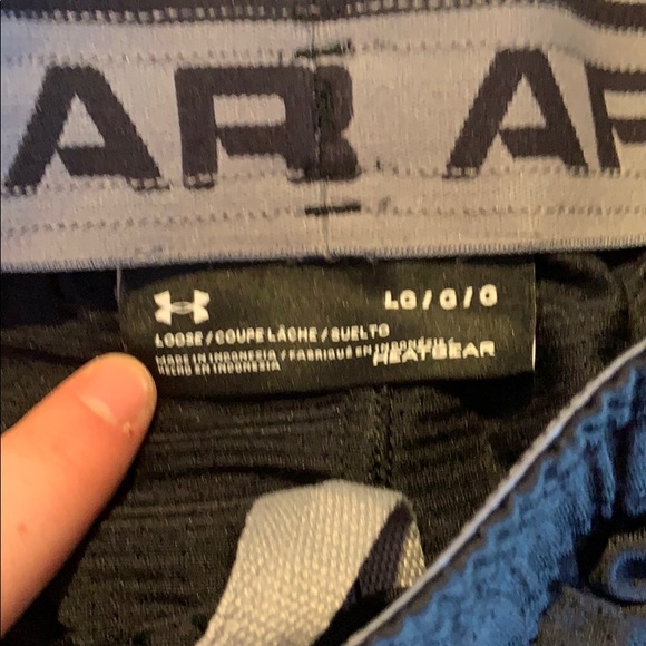 Mens Loose Under Armour Shorts - Picture 2 of 3